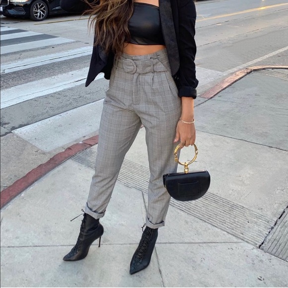 Schutz Anaiya Booties as seen in celebrities - Picture 5 of 8